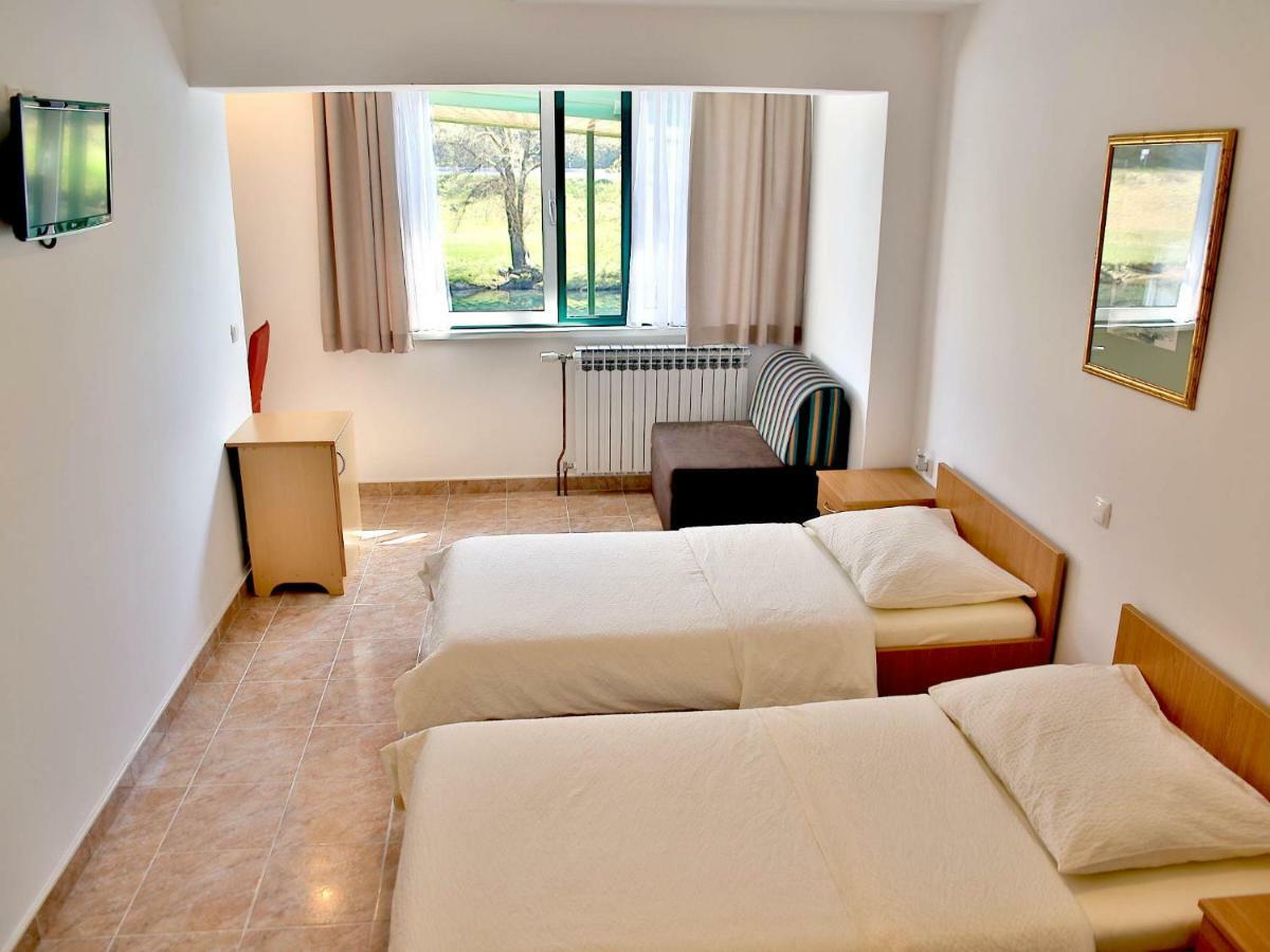 Motel Dobraドゥガ・レサ エクステリア 写真