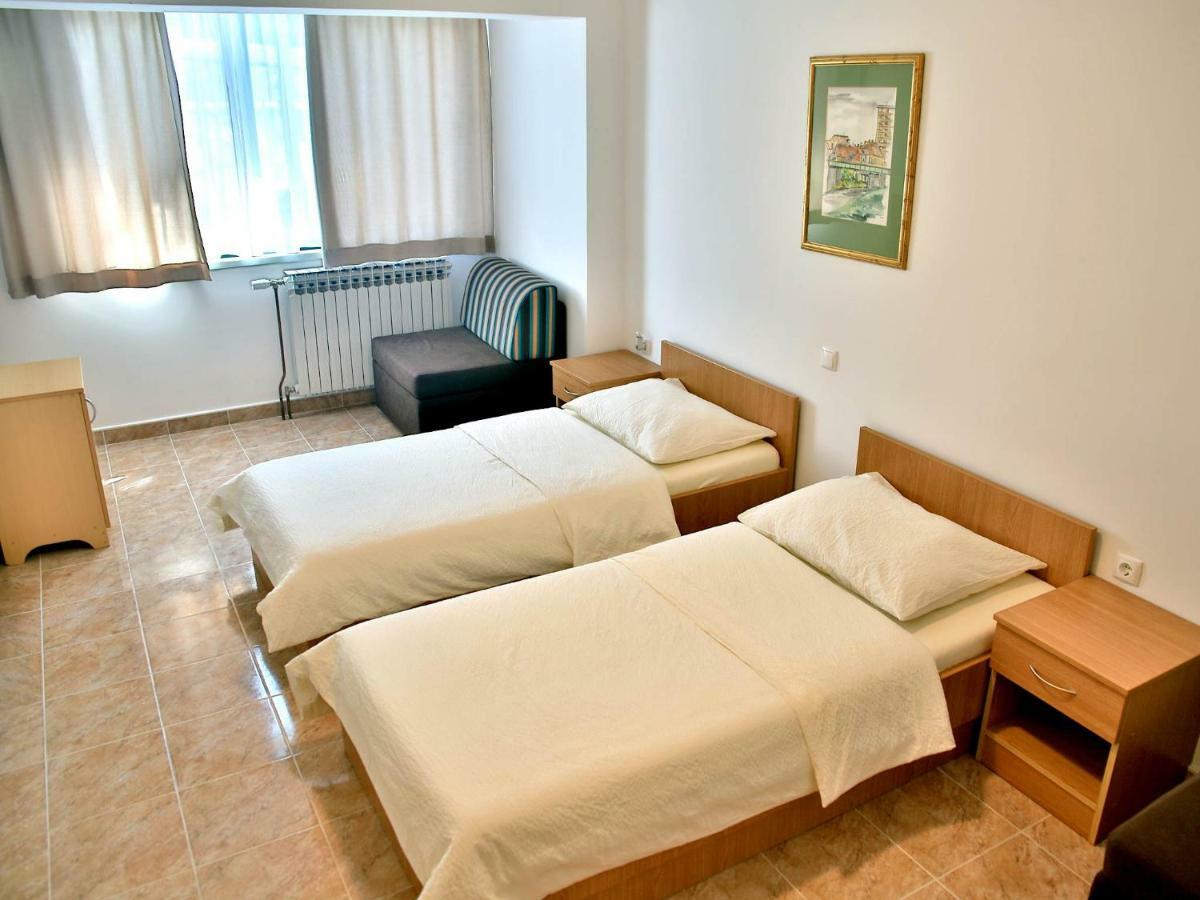 Motel Dobraドゥガ・レサ エクステリア 写真